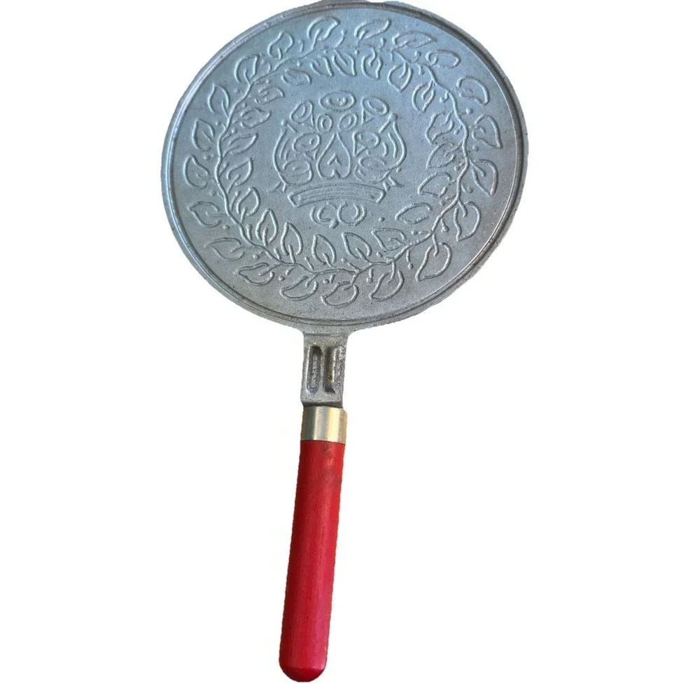 Vtg Scandinavian‎ Krumkake Iron Press Nordicware Red Wood Handles Minnesota 12
